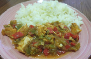 Curry de poulet revisité au poivron un magnifique plat équilibré et délicieux plein de saveurs . à tester absolument.