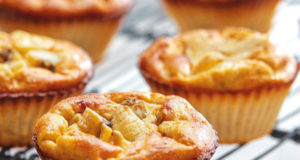 Muffins à la banane et au skyr ,recette rapide facile à réaliser .Une texture moelleuse au gout de la cannelle .