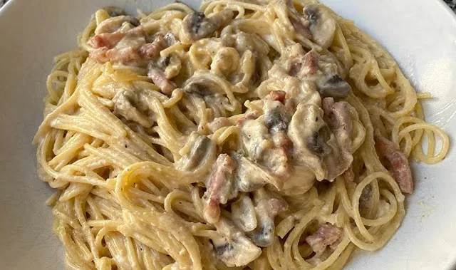 Spaghettis Carbonara aux Champignons