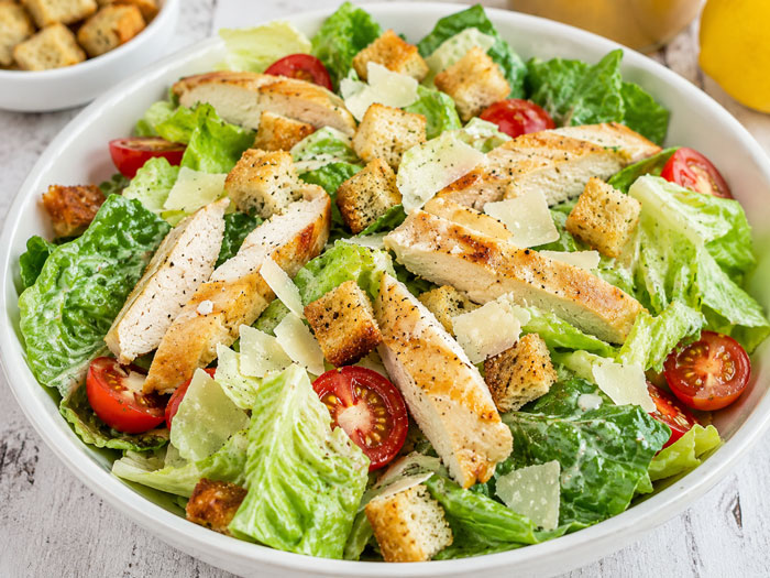 Salade César Légère au Poulet