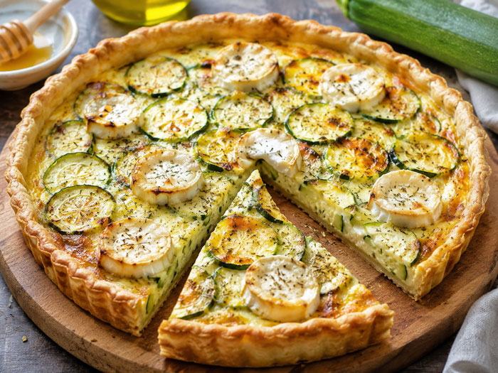 #tartecourgette #chevre #miel #recetteete #recettelégère #mangersain #healthyfood #cuisinefrancaise #repasleger #cuisinefacile #minceur #tartesalee #faitmaison #été #gourmandiselegere